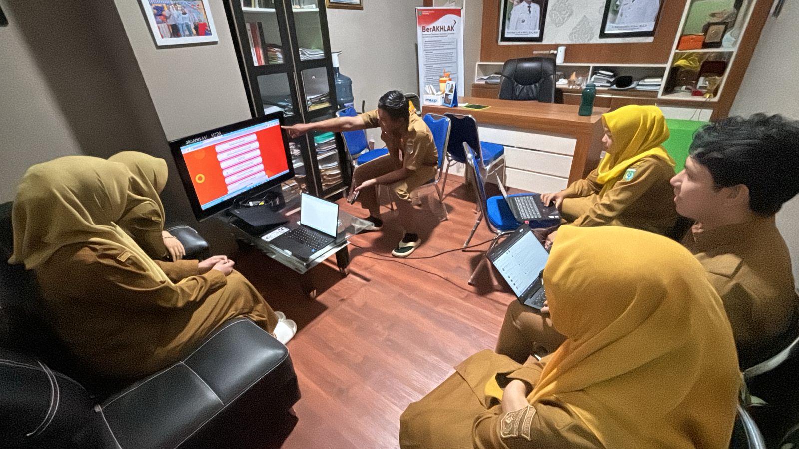 LAPORAN HARIAN BAGIAN ORGANISASI